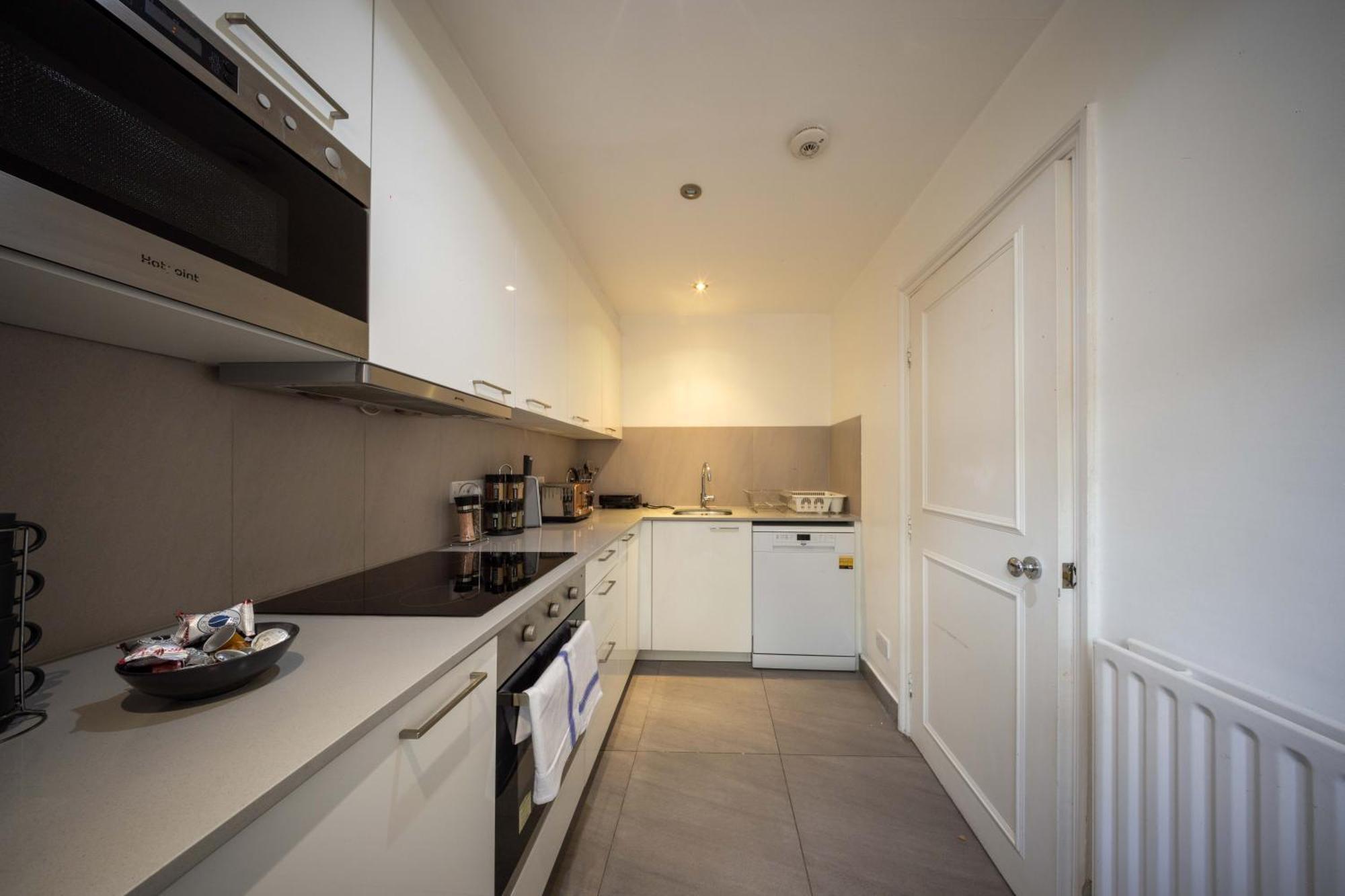 Modern 3 Beds 2 Baths Abbey Rd - St John'S Wood Appartement Londen Buitenkant foto